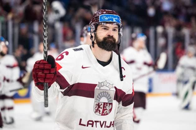 230527 Kaspars Daugavins of Latvia looks dejected after the 2023 IIHF Ice Hockey World Championship semifinal game between Canada and Latvia on May 27, 2023 in Tampere Photo Joel Marklund BILDBYRAN kod JM JM0485 bbeng ishockey ice hockey ice hockey vm 2023 ishockey vm vm vm 2023 iihf ice hockey world championship semifinal semi final kanada canada latvia lettland depp  Copyright: JOELxMARKLUND BB230527JM060