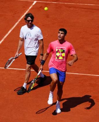Mandatory Credit: Photo by Javier Garcia Shutterstock (13925673cf) Carlos Alcaraz practices French Open Tennis, Saturday Qualifying and Previews, Roland Garros, Paris, France - 27 May 2023 French Open Tennis, Saturday Qualifying and Previews, Roland Garros, Paris, France - 27 May 2023  Copyright: xJavierxGarcia Shutterstockx 13925673cf