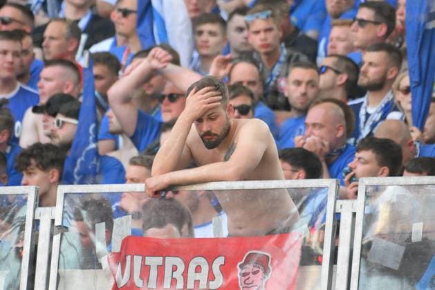 Sport Themen der Woche KW21 Fans des FC Schalke 04 frustriert nach dem 3:2 fuer RB. RB Leipzig vs. FC Schalke 04, Fussball, 1. Bundesliga, 34. Spieltag, Saison 2022 2023, 27.05.2023 DFB DFL REGULATIONS PROHIBIT ANY USE OF PHOTOGRAPHS AS IMAGE SEQUENCES AND OR QUASI-VIDEO RB Leipzig vs. FC Schalke 04, Fussball, 1. Bundesliga, 34. Spieltag, Saison 2022 2023, 27.05.2023 Leipzig *** FC Schalke 04 fans frustrated after 3 2 for RB RB Leipzig vs FC Schalke 04, Football, 1 Bundesliga, 34 Matchday, Season 2022 2023, 27 05 2023 DFB DFL REGULATES PROHIBIT ANY USE OF PHOTOGRAPHS AS IMAGE SEQUENCES AND OR QUASI VIDEO RB Leipzig vs FC Schalke 04, Football, 1 Bundesliga, 34 Matchday, Season 2022 2023, 27 05 2023 Leipzig Copyright: xEibner-Pressefoto BertxHarzerx EP_EER