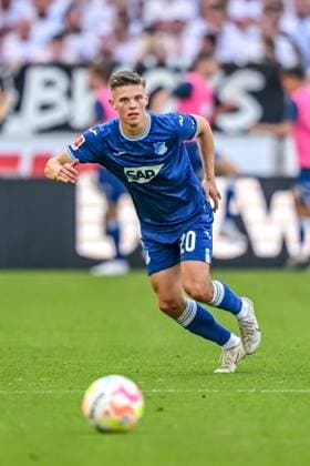 27 05 2023, Stuttgart, Germany, Mercedes Benz Arena, VfB Stuttgart vs TSG 1899 Hoffenheim 1 Bundesliga, Finn Ole Becker TSG 1899 Hoffenheim in action, on the ball, single action Foto H Langer, H Langer DFB DFL REGULATIONS PROHIBIT ANY USE OF PHOTOGRAPHS AS IMAGE SEQUENCES AND OR QUASI VIDEO Stuttgart Mercedes Benz Arena Baden Wuerttemberg Germany 541_ VFBTSG20230527_134 Langer-541