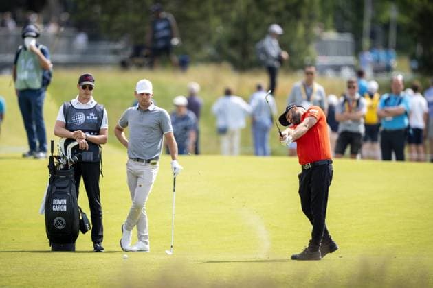 CROMVOIRT - Rowin Caron (L) and Andy Sullivan (ENG) in action during the 103rd edition of the KLM Open golf tournament. The KLM Open counts as a qualifying tournament for the US Open. AP SANDER KING xVIxANPxSportx xxANPxIVx 470398876 originalFilename: 470398876.jpg