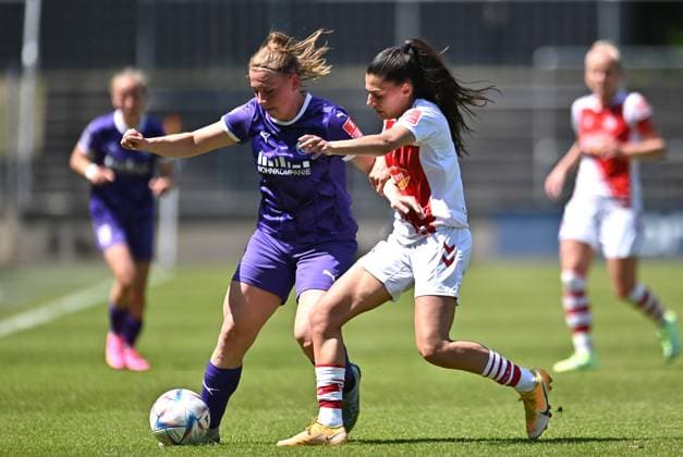 Soccer Women Flyeralarm Bundesliga Season 2022 2023 22 Matchday 1 FC Köln SGS Essen on 28 05 2023 at Franz Kremer Stadium in Cologne Ramona Maier SGS Essen , left Manjou Wilde 1 FC Köln , right DFB regulations prohibit any use of photographs as image sequences and or quasi video Nordrhein Westfalen Germany
