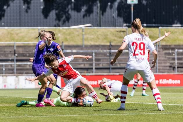 FLYERALARM Women Football Bundesliga, 1 FC Koeln SGS Essen 28 05 2023 Beke Sterner SGS Essen, 19 , Sophia Winkler SGS Essen, 12 , Alicia Gudorf 1 FC Koeln, 12 FLYERALARM Women Football Bundesliga, 1 FC Koeln SGS Essen, Koeln, Geissbockheim DFB REGULATIONS PROHIBIT ANY USE OF PHOTOGRAPHS AS IMAGE SEQUENCES AND OR QUASI VIDEO Copyright: xBEAUTIFULxSPORTS Wunderlx