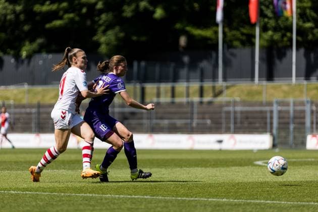 FLYERALARM Women Football Bundesliga, 1 FC Koeln SGS Essen 28 05 2023 Alena Bienz 1 FC Koeln, 11 , Lena Ostermeier SGS Essen, 18 FLYERALARM Women Football Bundesliga, 1 FC Koeln SGS Essen, Koeln, Geissbockheim DFB REGULATIONS PROHIBIT ANY USE OF PHOTOGRAPHS AS IMAGE SEQUENCES AND OR QUASI VIDEO Copyright: xBEAUTIFULxSPORTS Wunderlx
