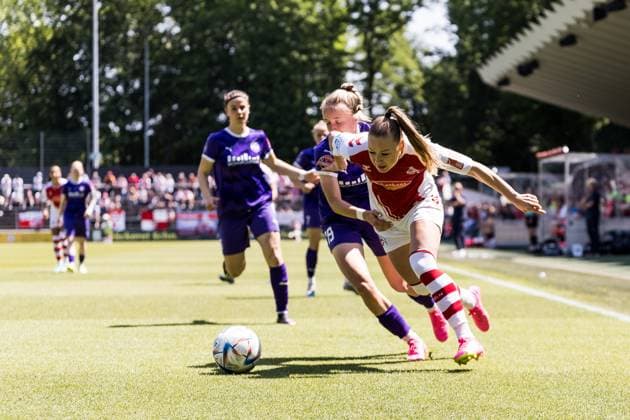FLYERALARM Women Football Bundesliga, 1 FC Koeln SGS Essen 28 05 2023 Beke Sterner SGS Essen, 19 , Weronika Zaistowska 1 FC Koeln, 24 FLYERALARM Women Football Bundesliga, 1 FC Koeln SGS Essen, Koeln, Geissbockheim DFB REGULATIONS PROHIBIT ANY USE OF PHOTOGRAPHS AS IMAGE SEQUENCES AND OR QUASI VIDEO Copyright: xBEAUTIFULxSPORTS Wunderlx