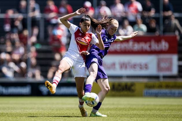 FLYERALARM Women Football Bundesliga, 1 FC Koeln SGS Essen 28 05 2023 Manjou Wilde 1 FC Koeln, 7 , Natasha Kowalski SGS Essen, 10 FLYERALARM Women Football Bundesliga, 1 FC Koeln SGS Essen, Koeln, Geissbockheim DFB REGULATIONS PROHIBIT ANY USE OF PHOTOGRAPHS AS IMAGE SEQUENCES AND OR QUASI VIDEO Copyright: xBEAUTIFULxSPORTS Wunderlx