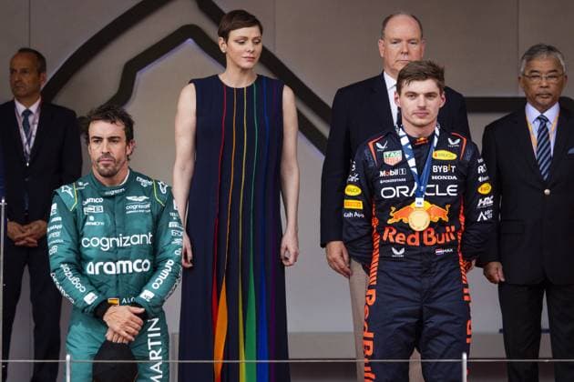 ALONSO Fernando (spa), Aston Martin F1 Team AMR23, VERSTAPPEN Max (ned), Red Bull Racing RB19, portrait during the Formula 1 Grand Prix de Monaco 2023, 6th round of the 2023 Formula One World Championship, WM, Weltmeisterschaft from May 26 to 28, 2023 on the Circuit de Monaco, in Monaco - F1 - MONACO GRAND PRIX 2023 - RACE DPPI Panoramic  00123013__DE_6974