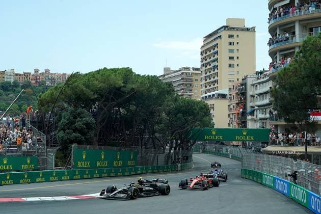 Formula 1 Grand Prix Monaco 2023 28 05 2023, Circuit de Monaco, Monte Carlo, Formula 1 Grand Prix Monaco 2023 ,in picture Lewis Hamilton GBR , Mercedes AMG Petronas Formula One Team, Carlos Sainz Jr ESP , Scuderia Ferrari nordphotoxGmbHx xBratic nph00250