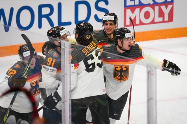 Eishockey, WM, Finale, Kanada - Deutschland John Peterka 33, GER celebrating a goal wit team mates during the 2023 IIHF Ice hockey, Eishockey World Championship, WM, Weltmeisterschaft gold medal match between Canada - Germany at the Nokia Arena on 28. May 2023 in Tampere, Finland. (KALLE PARKKINEN Newspix24)  Copyright: xKallexParkkinenx np24282058540