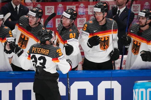 Eishockey, WM, Finale, Kanada - Deutschland John Peterka 33, GER celebrating a goal wit team mates during the 2023 IIHF Ice hockey, Eishockey World Championship, WM, Weltmeisterschaft gold medal match between Canada - Germany at the Nokia Arena on 28. May 2023 in Tampere, Finland. (KALLE PARKKINEN Newspix24)  Copyright: xKallexParkkinenx np24282058541