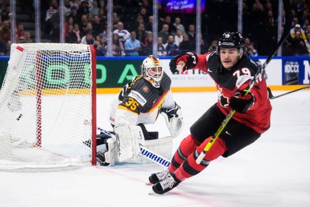 230528 Goaltender Mathias Niederberger of Germany lets in the 1 1 goal by Samuel Blais of Canada during the 2023 IIHF Ice Hockey World Championship final game between Canada and Germany on May 28, 2023 in Tampere Photo Joel Marklund BILDBYRAN kod JM JM0489 bbeng ishockey ice hockey ishockey vm 2023 ishockey vm vm 2023 iihf ice hockey world championship final canada canada germany germany jubel depp  Copyright: JOELxMARKLUND BB230528JM111