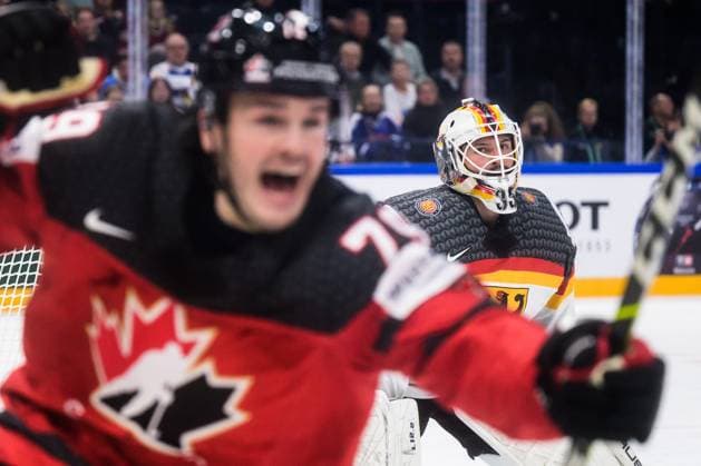230528 Goaltender Mathias Niederberger of Germany sees Samuel Blais of Canada celebrate the 1 1 goal during the 2023 IIHF Ice Hockey World Championship final game between Canada and Germany on May 28, 2023 in Tampere Photo Joel Marklund BILDBYRAN kod JM JM0489 bbeng ishockey ice hockey ishockey vm 2023 ishockey vm vm 2023 iihf ice hockey world championship final canada canada germany germany depp jubel  Copyright: JOELxMARKLUND BB230528JM112