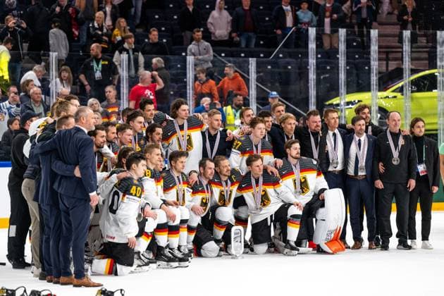 230528 Players of Germany after the 2023 IIHF Ice Hockey World Championship final game between Canada and Germany on May 28, 2023 in Tampere Photo Joel Marklund BILDBYRAN kod JM JM0489 bbeng ishockey ice hockey ice hockey vm 2023 ishockey vm vm 2023 iihf ice hockey world championship final canada canada germany germany  Copyright: JOELxMARKLUND BB230528JM160