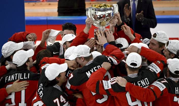 Team of Canada celebrates winning the 2023 IIHF Ice hockey, Eishockey World Championships final match between Canada and Germany in Tampere on May 28, 2023. Tampere Finland LKFTJK20230528225734SWNO  Copyright: xJussixNukarix LKFTJK20230528225734SWNO