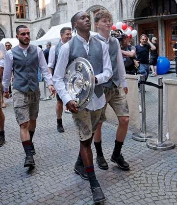 28 05 2023, FC Bayern Muenchen championship celebration 2023, Marienplatz Muenchen, football, sports, in the picture Arjen Ibrahimovic FC Bayern Muenchen , Mathys Tel FC Bayern Muenchen and Paul Wanner FC Bayern Muenchen