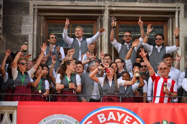 The women and men of FC Bayern Munich at the championship celebration 2023 on the Marienplatz in Munich, 28 05 2023, Munich, football, Bundesliga, FC Bayern Munich championship celebration 2023, DFB DFL REGULATES PROHIBIT ANY USE OF PHOTOGRAPHS AS IMAGE SEQUENCES AND OR QUASI VIDEO xklx