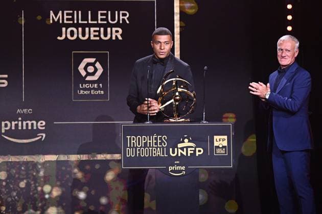Didier DESCHAMPS (Selectionneur France) - 07 Kylian MBAPPE (psg) during the ceremony for the UNFP Trophies on May 28, 2023 in Paris, France. FOOTBALL : 31e Ceremonie des Trophees UNFP - Paris - 28 05 2023 Pool Panoramic 