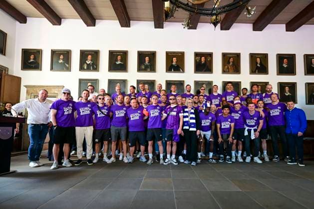 Team in the town hall hall, promotion celebration VfL Osnabrueck, football, 3 league, 28 05 2023 Osnabrueck Lower Saxony Germany Copyright: xkolbert-press MarcxNiemeyerx