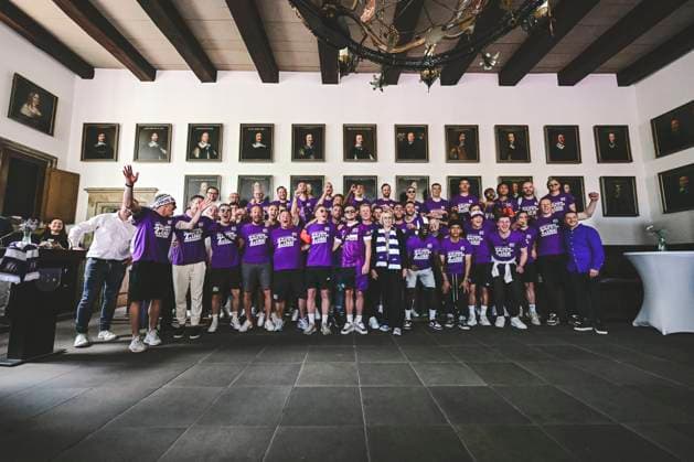 Team in the town hall hall, promotion celebration VfL Osnabrueck, football, 3 league, 28 05 2023 Osnabrueck Lower Saxony Germany Copyright: xkolbert-press MarcxNiemeyerx