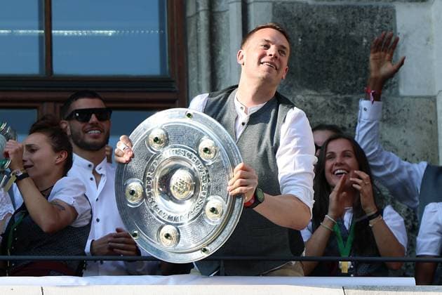 Championship celebration FC Bayern Munich on 28 05 2023 on the city hall balcony at Marienplatz in Munich Manuel Neuer Munich with the championship trophy xMSx