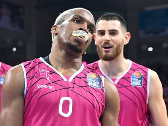 TJ Shorts II Telekom Baskets Bonn, 00 is disappointed Behind Sebastian Herrera Telekom Baskets Bonn, 07 Telekom Baskets Bonn vs MHP Riesen Ludwigsburg, basketball, easy Credit BBL, 1 semifinal, season 2022 2023, 29 05 2023 Telekom Baskets Bonn vs MHP Riesen Ludwigsburg, basketball, easy Credit BBL, season 2022 2023, 1 semifinal, 29 05 2023 Bonn Copyright: xEibner-Pressefoto ThomasxHaeslerx EP_EER