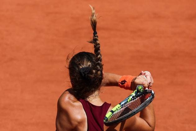 2023 French Open - Day Three LUCIA BRONZETTI (ITA) in action during her match against Ons JABEUR (TUN) on Philippe-CHATRIER court in The French Open Roland Garros 2023 tennis tournament day three. Paris France  Copyright: xIbrahimxEzzatx originalFilename:ezzat-notitle230530_npw1p.jpg