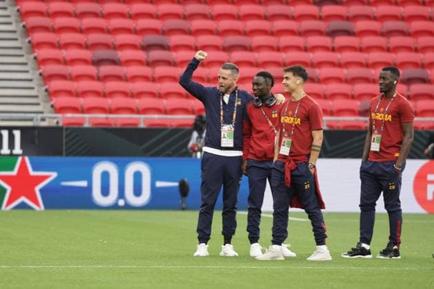 SOCCER - UEFA EL, Sevilla vs Roma BUDAPEST,HUNGARY,30.MAY.23 - SOCCER - UEFA Europa League, final, FC Sevilla vs AS Roma, preview, press conference, PK, Pressekonferenz pitch walk Roma. Image shows players of Roma.  GEPAxpictures xCsabaxDoemoetoer