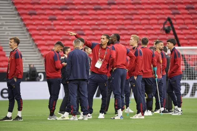 SOCCER - UEFA EL, Sevilla vs Roma BUDAPEST,HUNGARY,30.MAY.23 - SOCCER - UEFA Europa League, final, FC Sevilla vs AS Roma, preview, press conference, PK, Pressekonferenz pitch walk Roma. Image shows the team of Roma.  GEPAxpictures xCsabaxDoemoetoer
