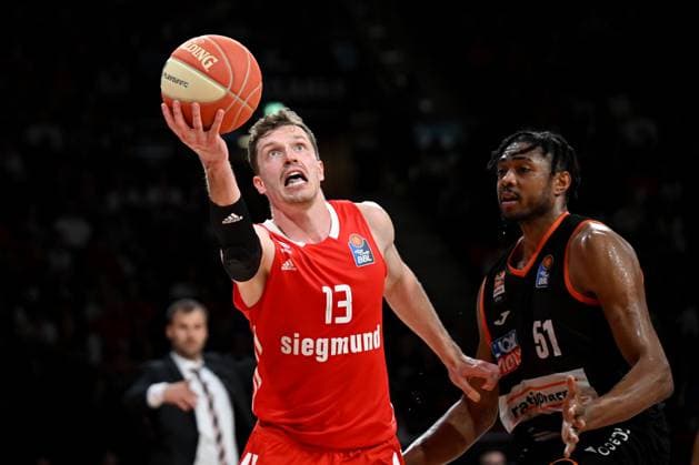 30 05 2023, Audi Dome, Germany, Munich, FC Bayern Muenchen Basketball vs ratiopharm ulm Basketball Bundesliga Playoffs Semifinals Game 2, Andreas Obst FC Bayern Muenchen Basketball and Bruno Caboclo ratiopharm ulm in duel Photo H Langer, H Langer Audi Dome Munich Germany 541_ FCBULM20230530_075 Langer-541