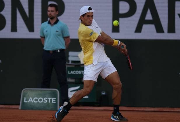 May 31, 2023, Paris, Paris, France: SEBASTIAN BAEZ of Argentina return the ball to GAEL MONFILS of France during the Day 3 of the French Open 2023, Grand Slam tennis tournament at the Roland-Garros Stadium - Paris France..Gael Monfils won : 3-6 6-3 7-5 1-6 7-5 Paris France - ZUMAp119 20230531_zaf_p119_027 Copyright: xPierrexSteveninx