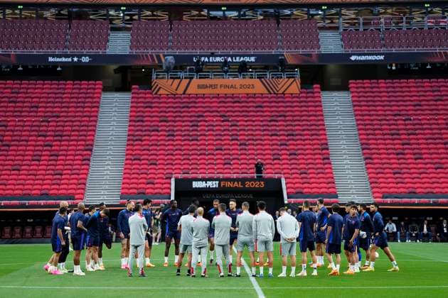 Sevilla FC Training Session And press conference, PK, Pressekonferenz - UEFA Europa League Final 2022 23 Sevilla players during the training session prior to the UEFA Europa League 2022 23 final match between Sevilla FC and AS Roma on May 30, 2023 in Budapest, Hungary Budapest Hungary  Copyright: xJosexBretonx originalFilename:breton-sevillaf230530_nprsP.jpg