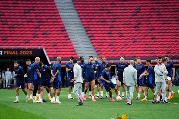 Sevilla FC Training Session And press conference, PK, Pressekonferenz - UEFA Europa League Final 2022 23 Sevilla players during the training session prior to the UEFA Europa League 2022 23 final match between Sevilla FC and AS Roma on May 30, 2023 in Budapest, Hungary Budapest Hungary  Copyright: xJosexBretonx originalFilename:breton-sevillaf230530_npTW8.jpg