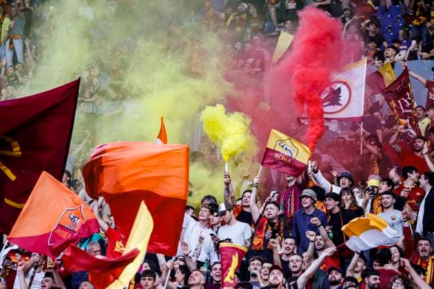 May 31, 2023, ROME, ITALY: AS Roma supporters before the match as they watch on maxi-screens the broadcasting of the UEFA Europa League final between Sevilla FC and AS Roma at the Olimpico Stadium in Rome, Italy, 31 May 2023. ANSA FABIO FRUSTACI AS Roma supporters watch Europa League final between Sevilla FC and AS Roma  - ZUMAa110 20230531_zaf_a110_023 Copyright: xFabioxFrustacix