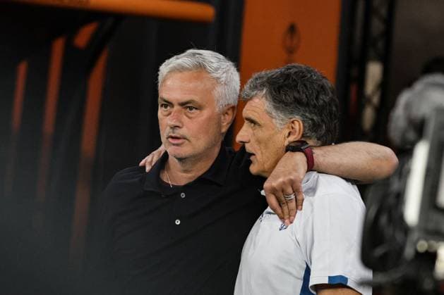 SOCCER - UEFA EL, Sevilla vs Roma BUDAPEST,HUNGARY,31.MAY.23 - SOCCER - UEFA Europa League, final, FC Sevilla vs AS Roma. Image shows head coach Jose Mourinho (Roma) and head coach Jose Mendilibar (Sevilla).  GEPAxpictures xCsabaxDoemoetoer