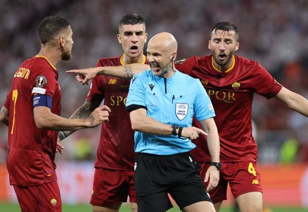 Budapest, Hungary, 31st May 2023. Referee Anthony Taylor stamps his authority on the game during the UEFA Europa League Final match at Puskas Arena, Budapest. Picture credit should read: David Klein Sportimage EDITORIAL USE ONLY. No use with unauthorised audio, video, data, fixture lists, club league logos or live services. Online in-match use limited to 120 images, no video emulation. No use in betting, games or single club league player publications. SPI-2471-0067