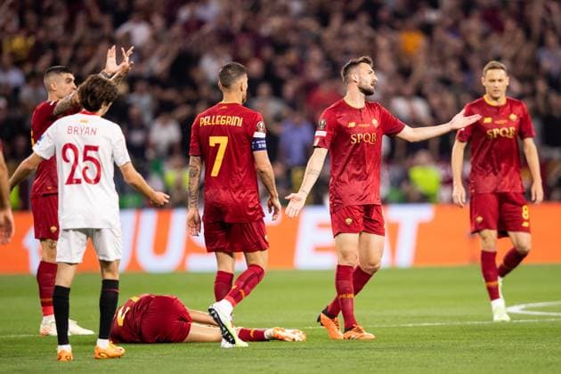 Sevilla v Roma, UEFA Europa League final, Budapest, Hungary Budapest, Hungary. 31st, May 2023. Paulo Dybala (21), Lorenzo Pellegrini (7) and Bryan Cristante of Roma seen during the UEFA Europa League final between Sevilla and Roma at the Puskas Arena in Hungary.  Copyright: xGonzalesxPhoto BalazsxPopalx