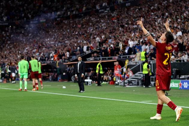 Sevilla Fc - As Roma Paulo Dybala of As Roma celebrates after scoring his team s first goal during the Uefa Europa League final match beetween Sevilla Fc and As Roma at Puskas Arena on May 31 2023 in Budapest, Hungary . Budapest Puskas Arena Hungary Copyright: xMarcoxCanonierox