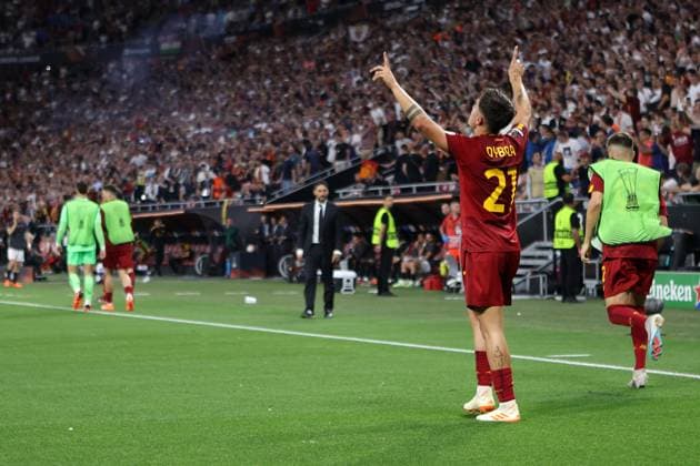 Sevilla Fc - As Roma Paulo Dybala of As Roma celebrates after scoring his team s first goal during the Uefa Europa League final match beetween Sevilla Fc and As Roma at Puskas Arena on May 31 2023 in Budapest, Hungary . Budapest Puskas Arena Hungary Copyright: xMarcoxCanonierox