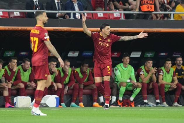 Sevilla FC v AS Roma - UEFA Europa League: Final Roger Ibanez of AS Roma during the UEFA Europa League final match between Sevilla FC and AS Roma at Puskas Arena, Budapest, Hungary on May 31, 2023. Budapest Budapest Hungary  Copyright: xGiuseppexMaffiax originalFilename:maffia-sevillaf230531_npaIW.jpg