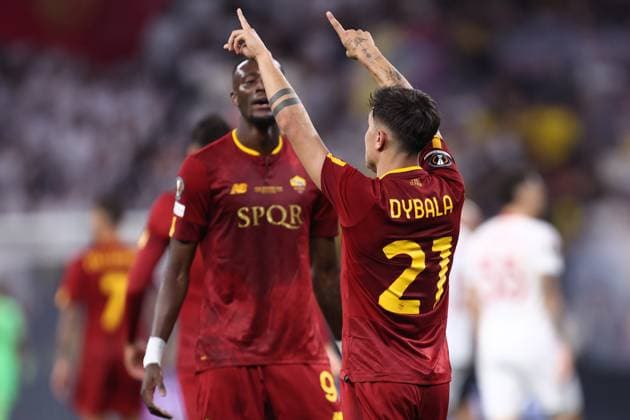 Sevilla Fc - As Roma Paulo Dybala of As Roma celebrates after scoring his team s first goal during the Uefa Europa League final match beetween Sevilla Fc and As Roma at Puskas Arena on May 31 2023 in Budapest, Hungary . Budapest Puskas Arena Hungary Copyright: xMarcoxCanonierox