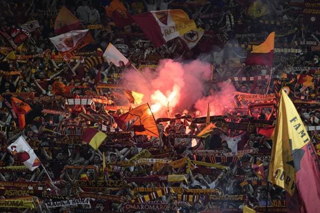 Foto Fabrizio Corradetti LaPresse 31Maggio 2023 Roma, Italia - Tifosi della AS Roma vedono la Finale di Europa League AS Roma vs Siviglia sui maxi schermi - Stadio Olimpico. Nella foto: un momento dell evento May 31, 2023 Rome, Italy - AS Roma fans see the Europa League Final AS Roma vs Sevilla on the big screens - Olimpic Stadium. In the photo: a moment of the event  Copyright: xFabrizioxCorradetti LaPressex