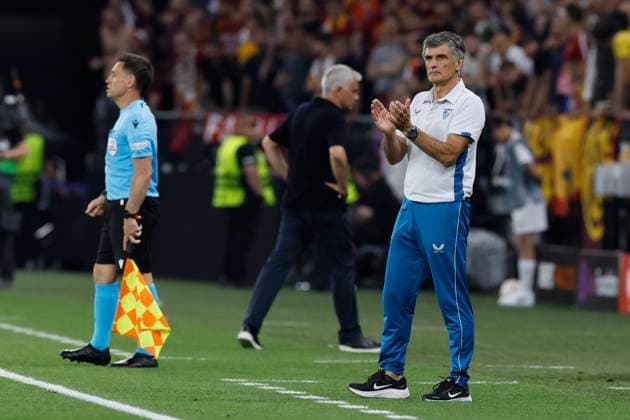Sevilla s head coach Jose Luis Mendilibar reacts during the UEFA Europa League final soccer match between Sevilla FC and AS Roma at Ferenc Puskas Stadium in Budapest, Hungary, 31 May 2023. UEFA Europa League Final - Sevilla FC vs. AS Roma !ACHTUNG: NUR REDAKTIONELLE NUTZUNG!  Copyright: xJulioxMunozx GRAF1085 20230531-dd86a8393e3e58d89d9ea908f9a63a73afb1dcb3