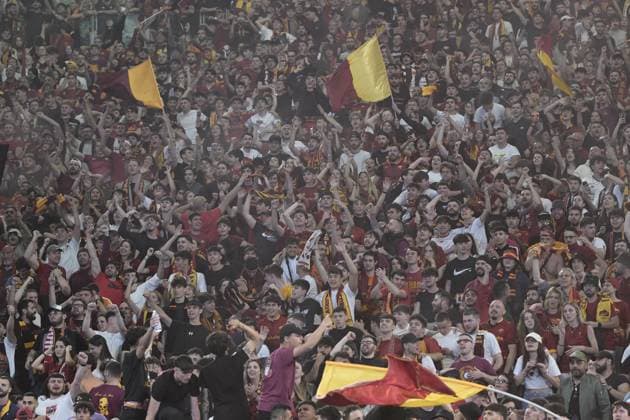Foto Fabrizio Corradetti LaPresse 31Maggio 2023 Roma, Italia - Tifosi della AS Roma vedono la Finale di Europa League AS Roma vs Siviglia sui maxi schermi - Stadio Olimpico. Nella foto: un momento dell evento May 31, 2023 Rome, Italy - AS Roma fans see the Europa League Final AS Roma vs Sevilla on the big screens - Olimpic Stadium. In the photo: a moment of the event  Copyright: xFabrizioxCorradetti LaPressex