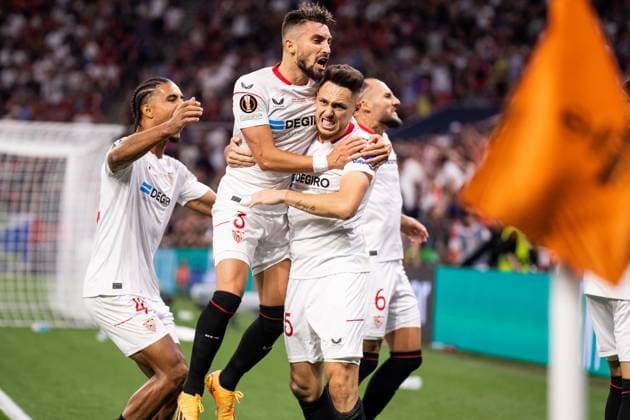 Sevilla v Roma, UEFA Europa League final, Budapest, Hungary Budapest, Hungary. 31st, May 2023. Lucas Ocampos (55) and Alex Telles (3) of Sevilla FC celebrate after Sevilla has equalised on an own goal during the UEFA Europa League final between Sevilla and Roma at the Puskas Arena in Hungary. Budapest Hungary  Copyright: xGonzalesxPhoto BalazsxPopalx