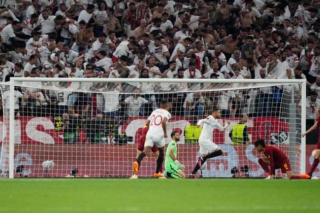 Sevilla FC v AS Roma - UEFA Europa League Final 2022 23 Youssef En-Nesyri centre-forward of Sevilla and Morocco celebrate their team s first goal during the UEFA Europa League 2022 23 final match between Sevilla FC and AS Roma at Puskas Arena on May 31, 2023 in Budapest, Hungary. Budapest Hungary  Copyright: xJosexBretonx originalFilename:breton-sevillaf230531_npM2t.jpg