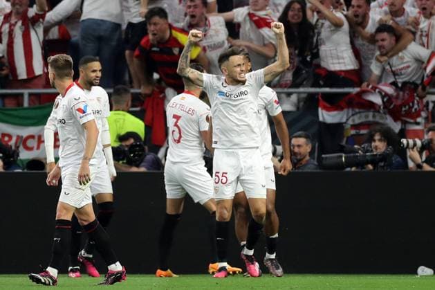 Budapest, Hungary: 31.05.2023: Ocampos of Sivilla score the goal and celebrate with the team during the Final UEFA Europa League 2023 match between Sevilla FC vs AS Roma at Puskas Arena of Budapest in Hungary  Copyright: xmarcoxiacobuccix xipa-agency.netx xmarcoxiacobuccix 0 IPA_IPA38351583