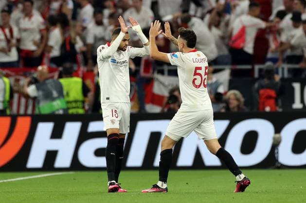 Budapest, Hungary: 31.05.2023: Ocampos of Sivilla score the goal and celebrate with the team during the Final UEFA Europa League 2023 match between Sevilla FC vs AS Roma at Puskas Arena of Budapest in Hungary  Copyright: xmarcoxiacobuccix xipa-agency.netx xmarcoxiacobuccix 0 IPA_IPA38351591