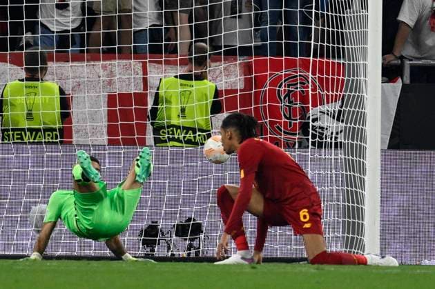 31st May 2023; Pusk& xe1;s Ar& xe9;na, Budapest, Hungary; UEFA Europa League Football Final, Sevilla versus Roma; Goalie Rui Patr& xed;cio of Roma is beaten by an own goal by Mincini of Roma which equalised the game at 1-0 in the 55th minute  ActionPlus12515885 AllxShotxLive