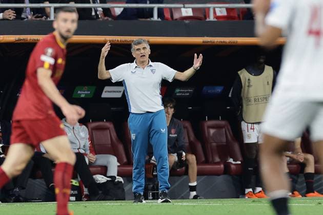 Jose Luis Mendilibar head coach of Sevilla FC during the Europa League Final between Sevilla FC and AS Roma at Puskas Arena stadium in Budapest (Hungary), May 31st, 2023. cesarexpurini