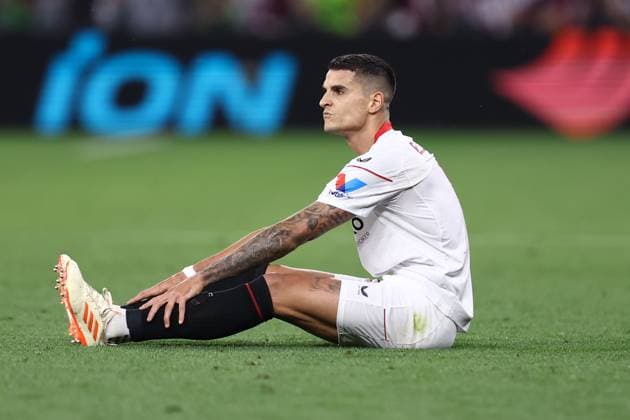 Sevilla Fc - As Roma Erik Lamela of Sevilla FC lies on the ground during the Uefa Europa League final match beetween Sevilla Fc and As Roma at Puskas Arena on May 31 2023 in Budapest, Hungary . Budapest Puskas Arena Hungary Copyright: xMarcoxCanonierox